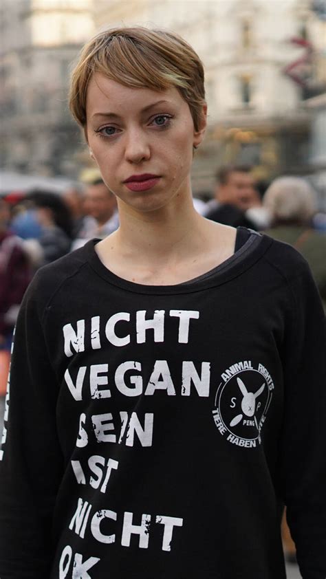 militante veganerin fingern|Militante Veganerin